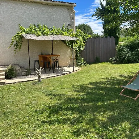 Holiday home Sous Les Etoiles En Provence, Les Grands Chenes *