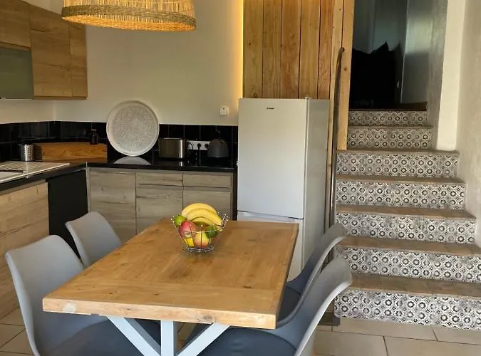 Sous Les Etoiles En Provence, Les Grands Chenes *